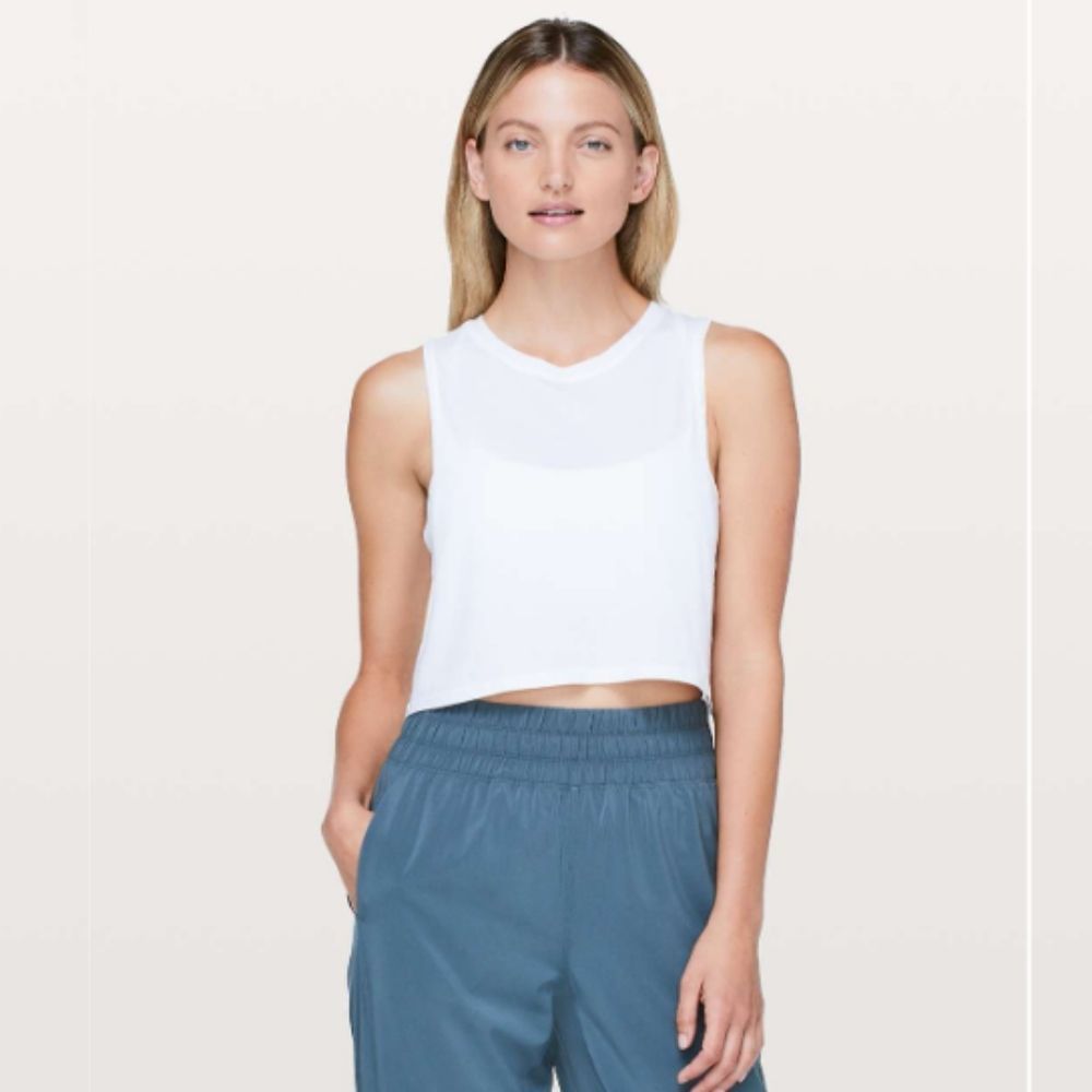 Lululemon Muscle Love White Cropped Tank size 6
